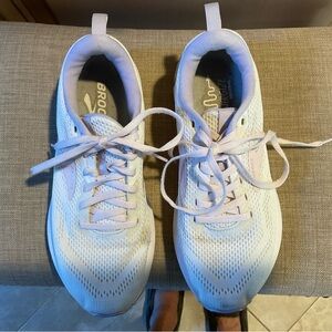 Brooks White and Lavender Running Shoes
